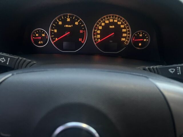 Сірий Опель Вектра, об'ємом двигуна 2.2 л та пробігом 350 тис. км за 3999 $, фото 18 на Automoto.ua