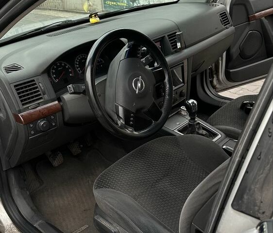 Серый Опель Вектра, объемом двигателя 1.8 л и пробегом 237 тыс. км за 3500 $, фото 11 на Automoto.ua