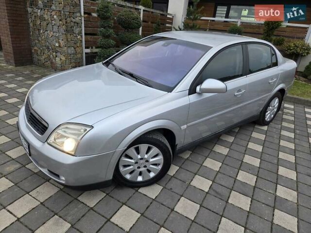 Серый Опель Вектра, объемом двигателя 2.2 л и пробегом 252 тыс. км за 4500 $, фото 4 на Automoto.ua