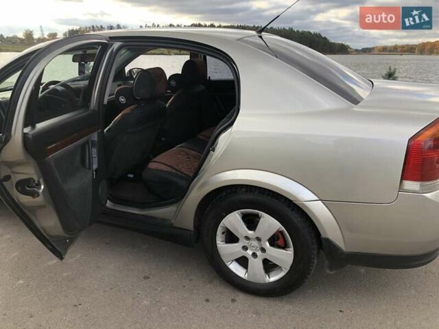 Серый Опель Вектра, объемом двигателя 2.2 л и пробегом 280 тыс. км за 3899 $, фото 6 на Automoto.ua