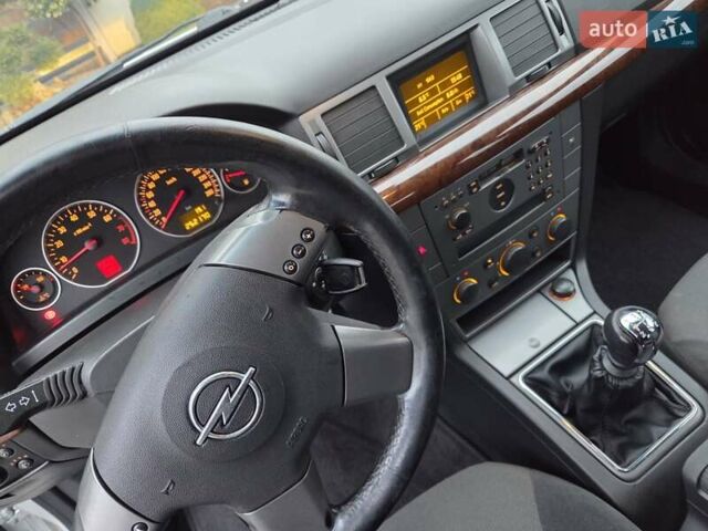 Серый Опель Вектра, объемом двигателя 2.2 л и пробегом 252 тыс. км за 4500 $, фото 42 на Automoto.ua