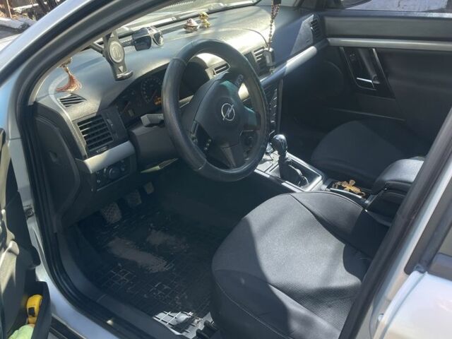 Серый Опель Вектра, объемом двигателя 2.2 л и пробегом 284 тыс. км за 3499 $, фото 6 на Automoto.ua