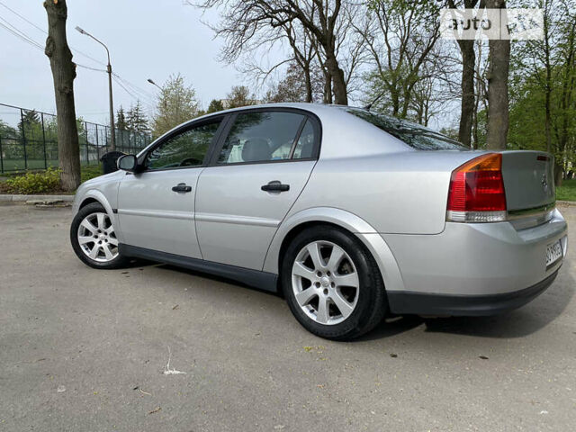Сірий Опель Вектра, об'ємом двигуна 1.8 л та пробігом 235 тис. км за 4300 $, фото 3 на Automoto.ua