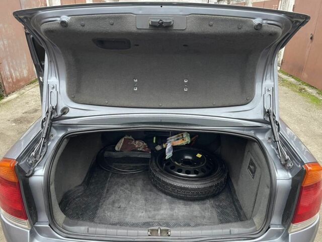 Серый Опель Вектра, объемом двигателя 2.2 л и пробегом 250 тыс. км за 5000 $, фото 7 на Automoto.ua