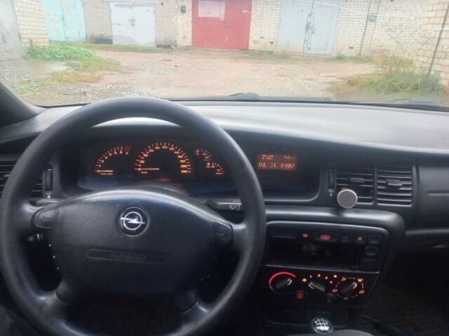 Серый Опель Вектра, объемом двигателя 0 л и пробегом 200 тыс. км за 1200 $, фото 3 на Automoto.ua