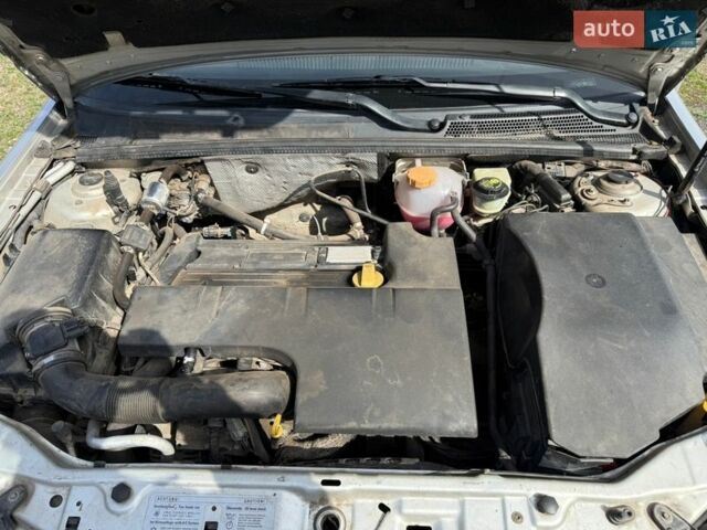 Серый Опель Вектра, объемом двигателя 2.2 л и пробегом 270 тыс. км за 4200 $, фото 5 на Automoto.ua