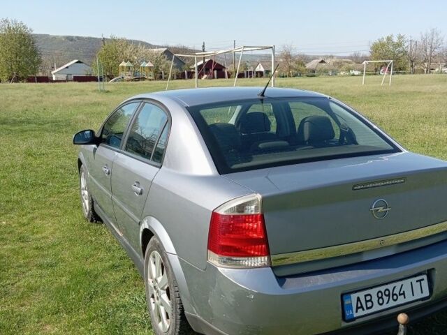 Серый Опель Вектра, объемом двигателя 2.2 л и пробегом 240 тыс. км за 4000 $, фото 4 на Automoto.ua