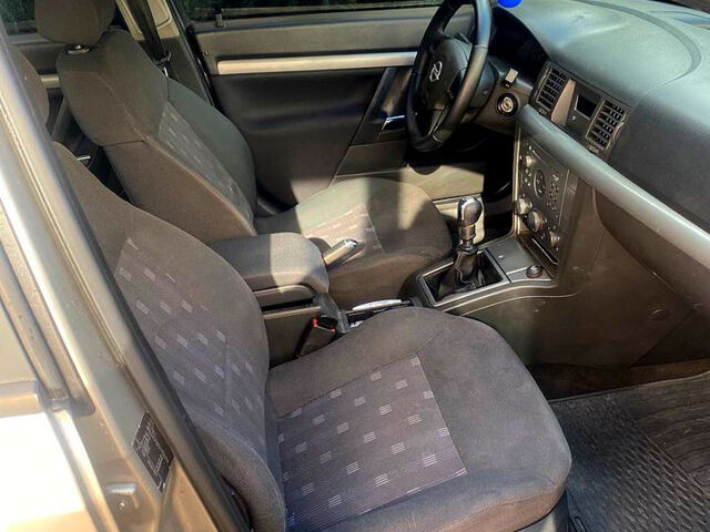 Сірий Опель Вектра, об'ємом двигуна 1.8 л та пробігом 247 тис. км за 4400 $, фото 4 на Automoto.ua