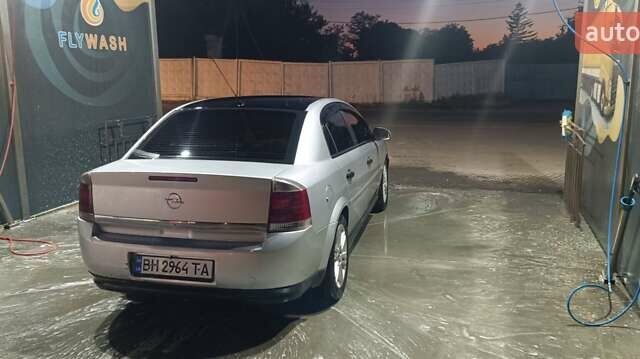 Сірий Опель Вектра, об'ємом двигуна 2.17 л та пробігом 200 тис. км за 4500 $, фото 2 на Automoto.ua