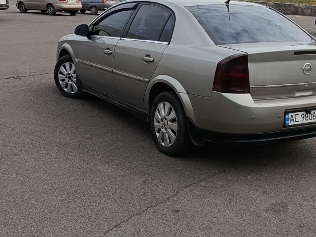 Серый Опель Вектра, объемом двигателя 2.2 л и пробегом 246 тыс. км за 3800 $, фото 4 на Automoto.ua