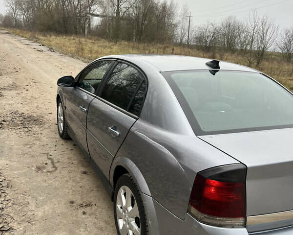 Серый Опель Вектра, объемом двигателя 2.17 л и пробегом 355 тыс. км за 3200 $, фото 5 на Automoto.ua