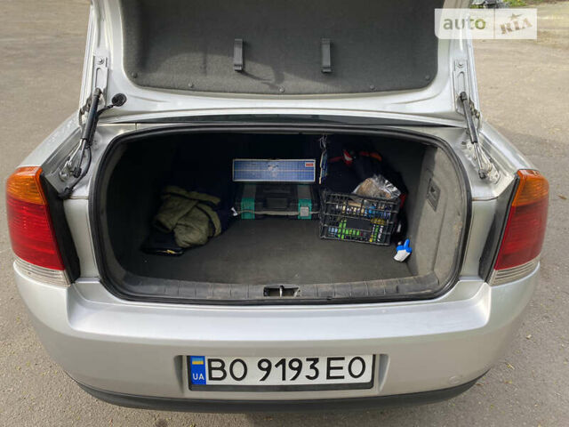 Сірий Опель Вектра, об'ємом двигуна 1.8 л та пробігом 235 тис. км за 4300 $, фото 26 на Automoto.ua