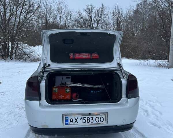 Сірий Опель Вектра, об'ємом двигуна 1.8 л та пробігом 217 тис. км за 4500 $, фото 7 на Automoto.ua