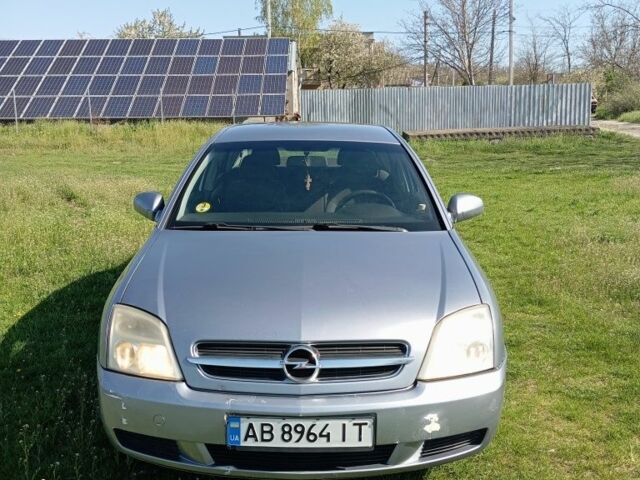 Серый Опель Вектра, объемом двигателя 2.2 л и пробегом 240 тыс. км за 4000 $, фото 1 на Automoto.ua