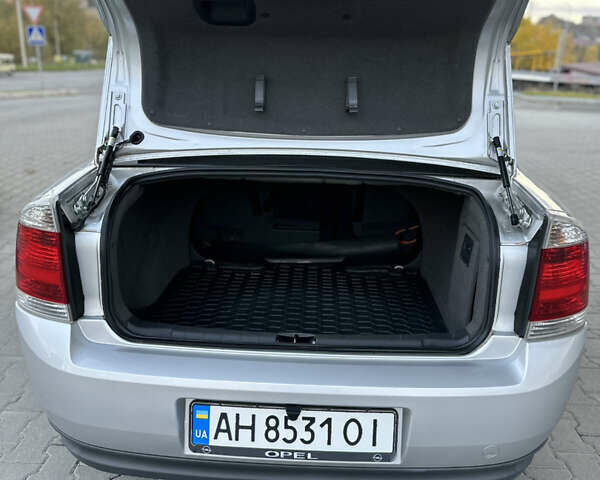 Сірий Опель Вектра, об'ємом двигуна 1.8 л та пробігом 164 тис. км за 4800 $, фото 23 на Automoto.ua