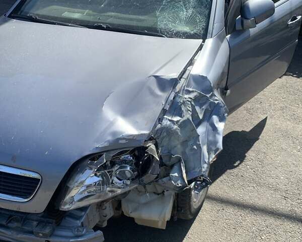 Серый Опель Вектра, объемом двигателя 3.2 л и пробегом 270 тыс. км за 4000 $, фото 3 на Automoto.ua