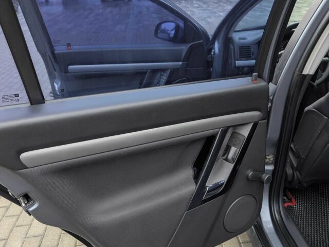 Серый Опель Вектра, объемом двигателя 1.8 л и пробегом 281 тыс. км за 3299 $, фото 18 на Automoto.ua