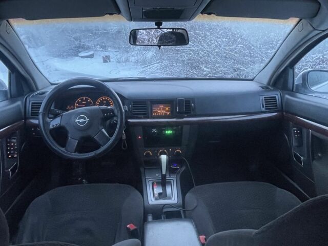 Сірий Опель Вектра, об'ємом двигуна 2.2 л та пробігом 325 тис. км за 2500 $, фото 2 на Automoto.ua