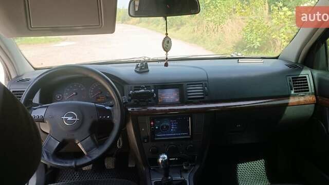 Серый Опель Вектра, объемом двигателя 1.8 л и пробегом 294 тыс. км за 3200 $, фото 5 на Automoto.ua