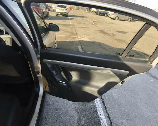 Серый Опель Вектра, объемом двигателя 2 л и пробегом 406 тыс. км за 3200 $, фото 15 на Automoto.ua