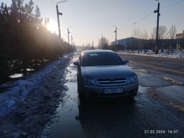 Сірий Опель Вектра, об'ємом двигуна 2.2 л та пробігом 247 тис. км за 4300 $, фото 1 на Automoto.ua