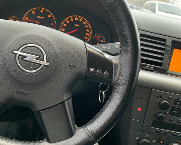 Серый Опель Вектра, объемом двигателя 2.2 л и пробегом 330 тыс. км за 4200 $, фото 13 на Automoto.ua