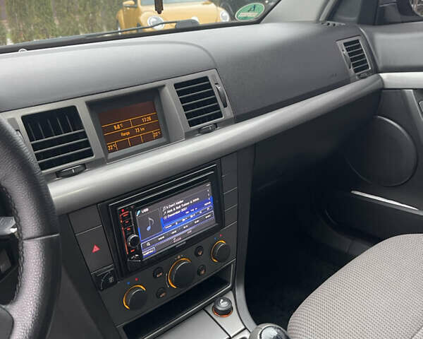 Серый Опель Вектра, объемом двигателя 1.8 л и пробегом 288 тыс. км за 4350 $, фото 12 на Automoto.ua