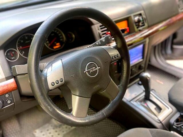 Серый Опель Вектра, объемом двигателя 2.2 л и пробегом 230 тыс. км за 4000 $, фото 5 на Automoto.ua