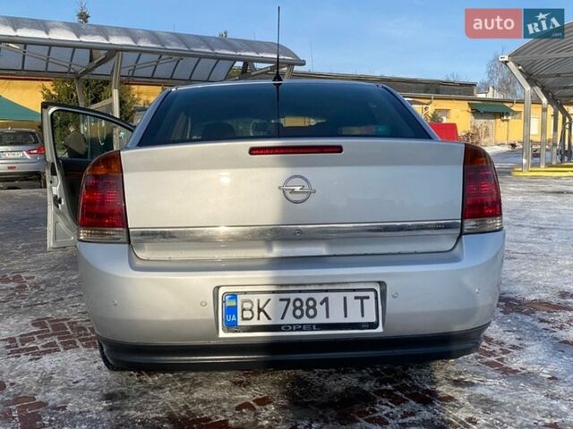 Серый Опель Вектра, объемом двигателя 2.17 л и пробегом 316 тыс. км за 3550 $, фото 1 на Automoto.ua
