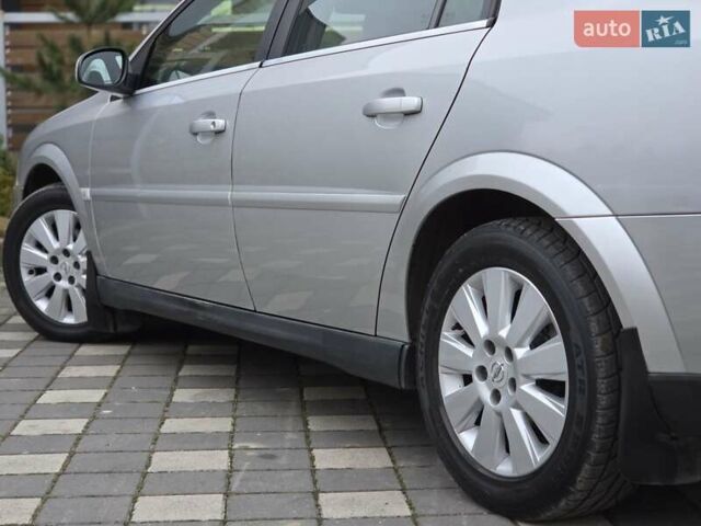 Серый Опель Вектра, объемом двигателя 2.2 л и пробегом 252 тыс. км за 4500 $, фото 23 на Automoto.ua