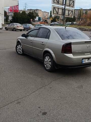 Серый Опель Вектра, объемом двигателя 2.2 л и пробегом 246 тыс. км за 3800 $, фото 3 на Automoto.ua