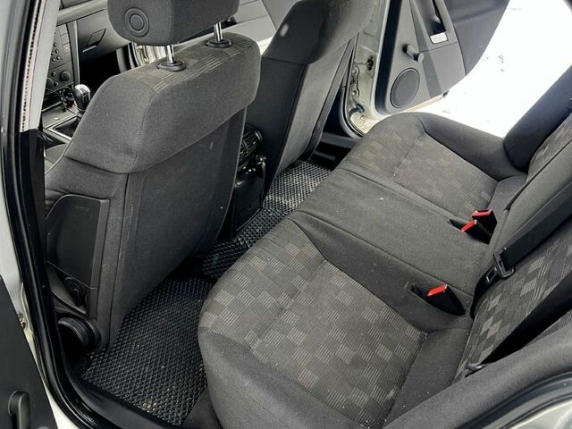 Сірий Опель Вектра, об'ємом двигуна 1.8 л та пробігом 340 тис. км за 3950 $, фото 4 на Automoto.ua