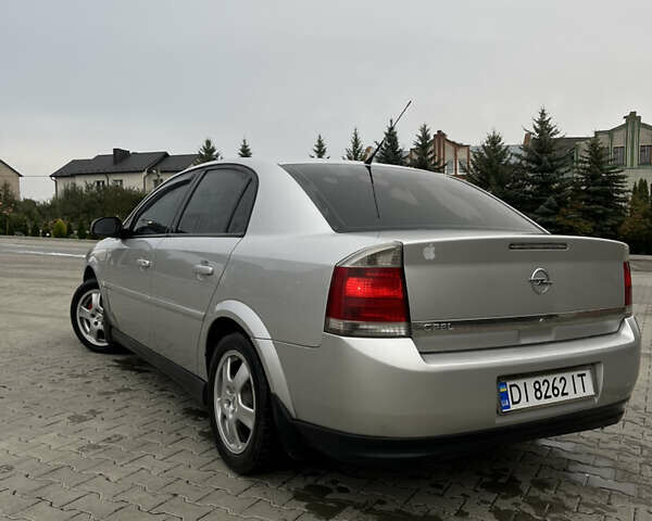 Сірий Опель Вектра, об'ємом двигуна 1.8 л та пробігом 280 тис. км за 4500 $, фото 1 на Automoto.ua