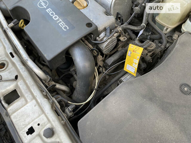 Серый Опель Вектра, объемом двигателя 2.2 л и пробегом 300 тыс. км за 4150 $, фото 5 на Automoto.ua