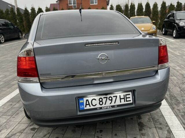 Серый Опель Вектра, объемом двигателя 1.8 л и пробегом 288 тыс. км за 4000 $, фото 6 на Automoto.ua