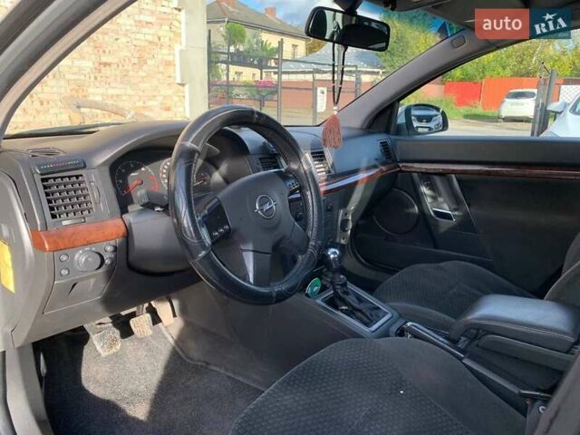 Сірий Опель Вектра, об'ємом двигуна 2.17 л та пробігом 260 тис. км за 3999 $, фото 14 на Automoto.ua
