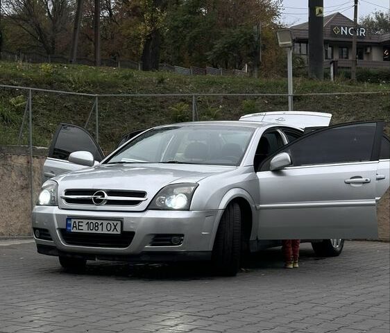 Серый Опель Вектра, объемом двигателя 1.8 л и пробегом 237 тыс. км за 3500 $, фото 1 на Automoto.ua