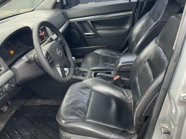 Серый Опель Вектра, объемом двигателя 2.2 л и пробегом 340 тыс. км за 2600 $, фото 6 на Automoto.ua