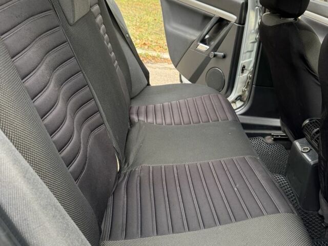 Опель Вектра 2003 в Славянске на Automoto.ua Серый Опель Вектра, объемом двигателя 2.2 л и пробегом 280 тыс. км за 2350 $, фото 4 на Automoto.ua