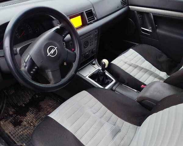 Серый Опель Вектра, объемом двигателя 2 л и пробегом 340 тыс. км за 3500 $, фото 1 на Automoto.ua