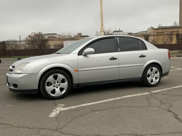 Серый Опель Вектра, объемом двигателя 2.2 л и пробегом 330 тыс. км за 4500 $, фото 2 на Automoto.ua