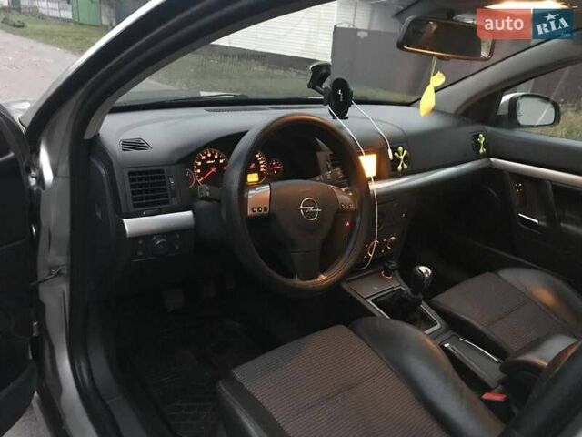 Серый Опель Вектра, объемом двигателя 2.2 л и пробегом 295 тыс. км за 4700 $, фото 11 на Automoto.ua