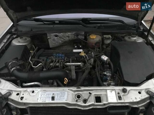 Серый Опель Вектра, объемом двигателя 2.2 л и пробегом 295 тыс. км за 4700 $, фото 12 на Automoto.ua