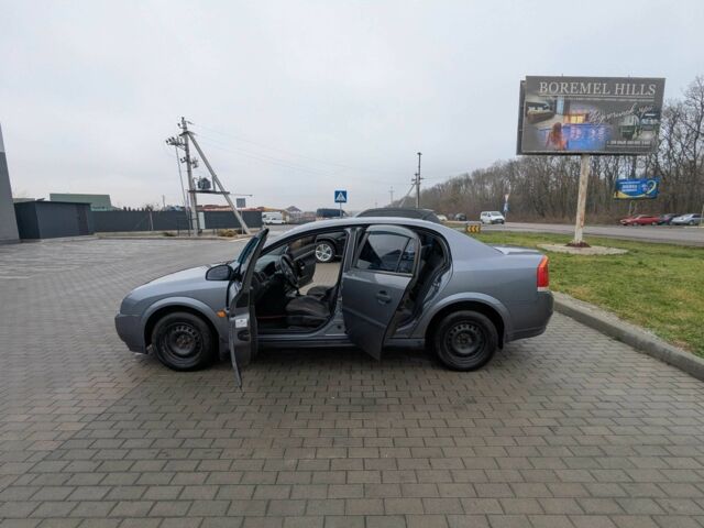 Серый Опель Вектра, объемом двигателя 1.8 л и пробегом 281 тыс. км за 3299 $, фото 3 на Automoto.ua