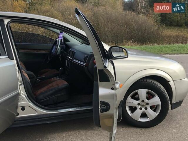 Серый Опель Вектра, объемом двигателя 2.2 л и пробегом 280 тыс. км за 3899 $, фото 9 на Automoto.ua