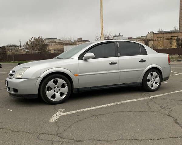 Серый Опель Вектра, объемом двигателя 2.2 л и пробегом 330 тыс. км за 4200 $, фото 2 на Automoto.ua