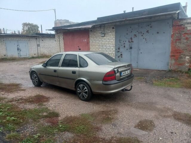 Серый Опель Вектра, объемом двигателя 0 л и пробегом 200 тыс. км за 1200 $, фото 1 на Automoto.ua