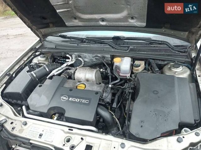 Серый Опель Вектра, объемом двигателя 2.2 л и пробегом 365 тыс. км за 4300 $, фото 4 на Automoto.ua