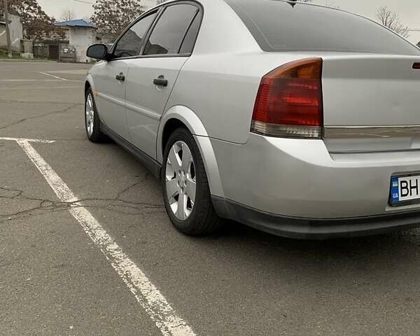 Серый Опель Вектра, объемом двигателя 2.2 л и пробегом 330 тыс. км за 4500 $, фото 2 на Automoto.ua