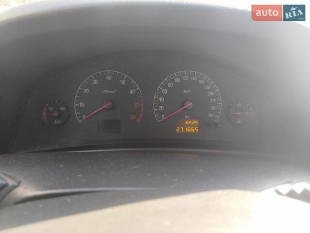 Серый Опель Вектра, объемом двигателя 2.2 л и пробегом 271 тыс. км за 4300 $, фото 7 на Automoto.ua